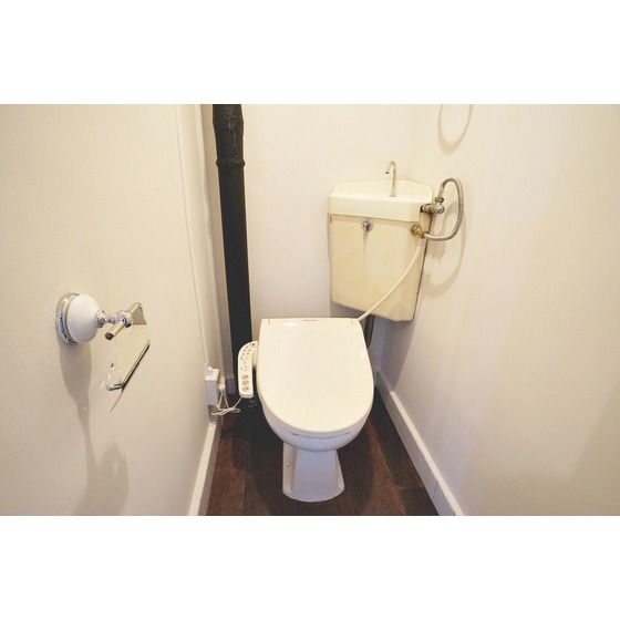 トイレ　温水洗浄便座完備