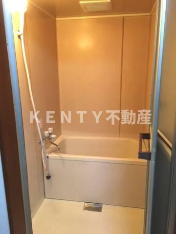 バス・シャワールーム　コンパクトで使いやすいお風呂です