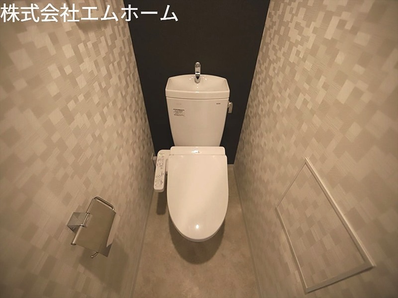 トイレ　温水洗浄便座ウォシュレット付トイレ