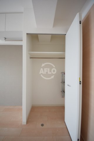 収納　セレニテ上町台　クローゼット