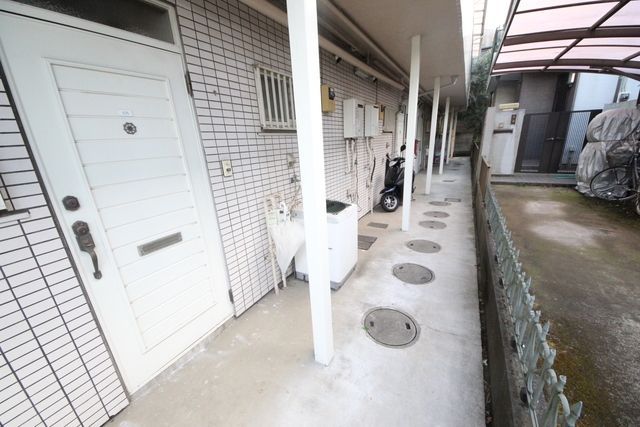 エントランス　お部屋までの共有通路