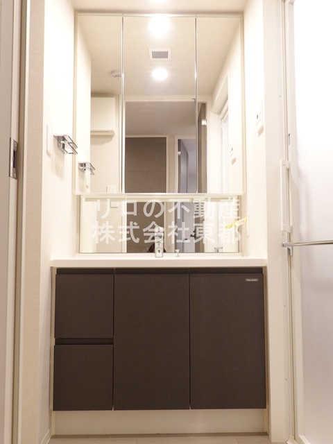 洗面設備　嬉しい洗面台は独立タイプ！