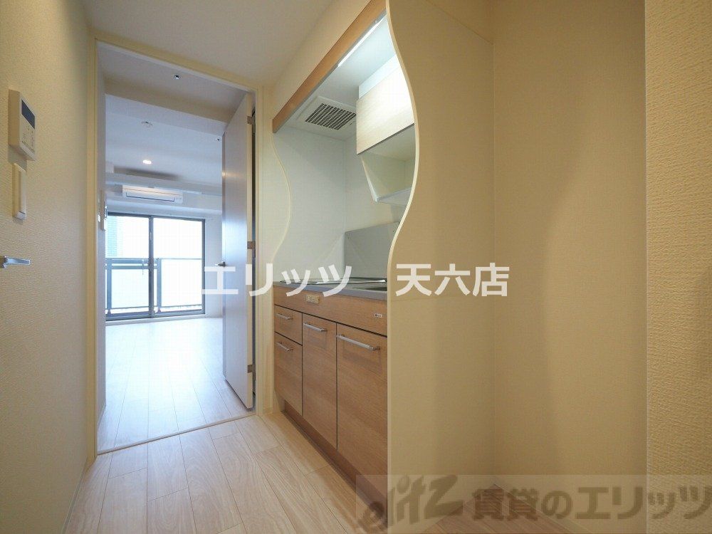 キッチン　玄関