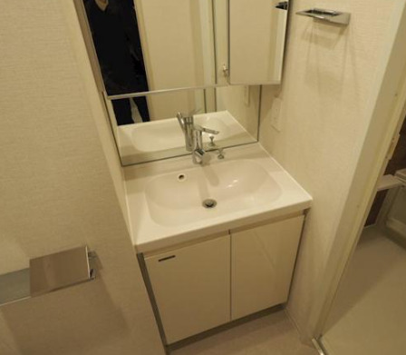 洗面設備　※反転タイプのお部屋の写真を使用しています。
