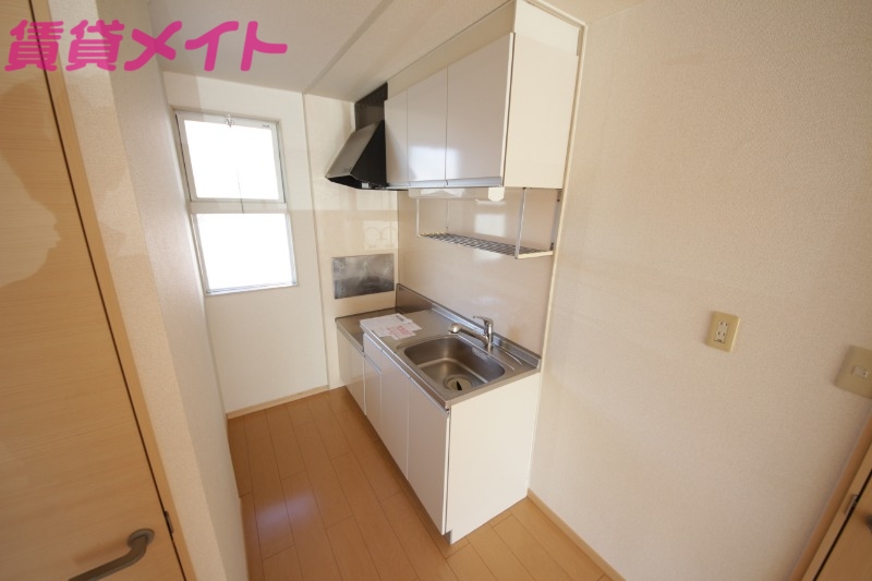 キッチン　同型反転タイプのお写真です