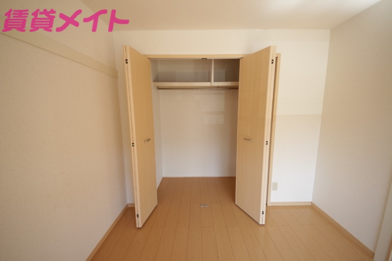 収納　同型反転タイプのお写真です
