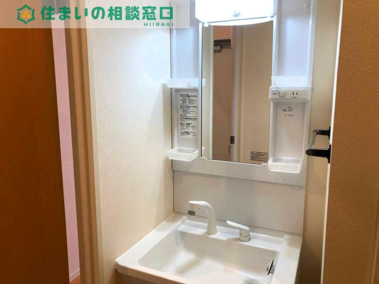洗面設備　実際のお部屋と異なる場合がございます