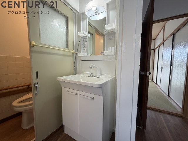 洗面設備　コンパクトで使いやすい洗面所