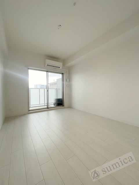 バルコニー　ホワイトベースで明るい内装♪