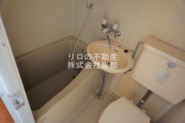 バス・シャワールーム　お掃除しやすい☆洗面台付き３点ユニットです☆