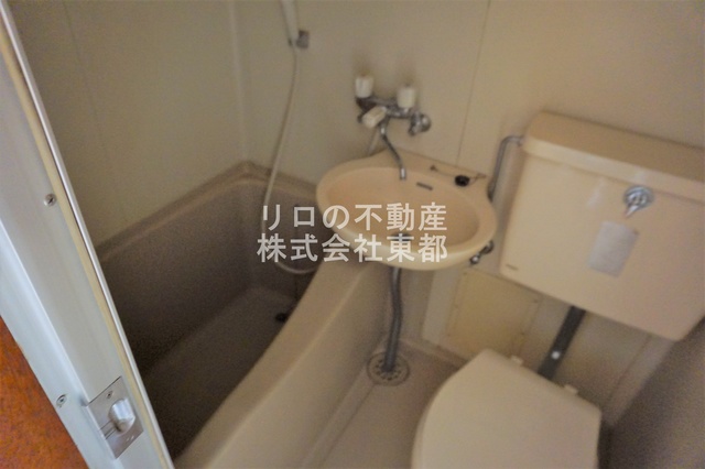 洗面設備　洗面台もついているので、ここで洗顔できますね☆