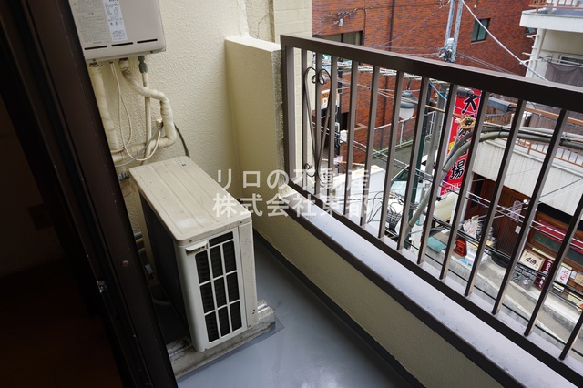 バルコニー　バルコニー付！お天気のいい日は洗濯物も気持ちよく干せます！