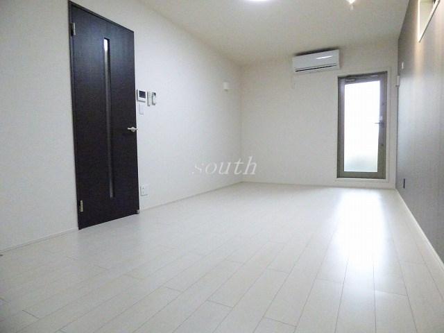 居室・リビング　洗練された清潔感漂う清楚な仕上がり♪