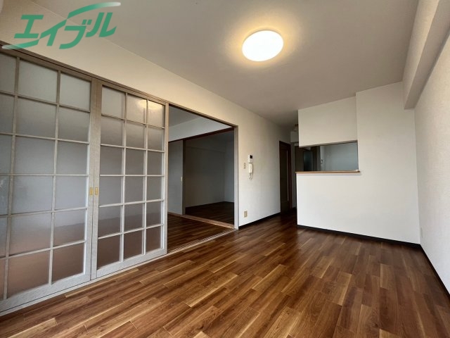 居室・リビング　同物件別室画像