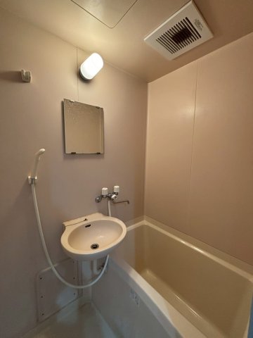 バス・シャワールーム　日々の疲れを癒すお風呂付です