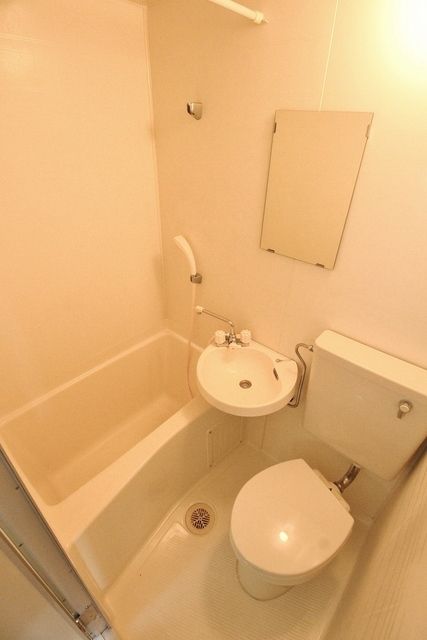 バス・シャワールーム　★３点ユニットタイプの浴室★