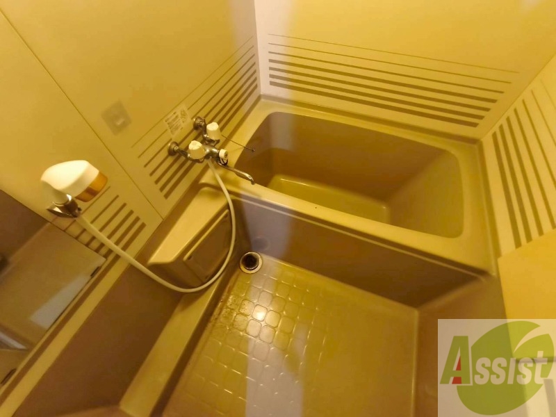 バス・シャワールーム　お風呂になります。一日の疲れを癒してくださいね。