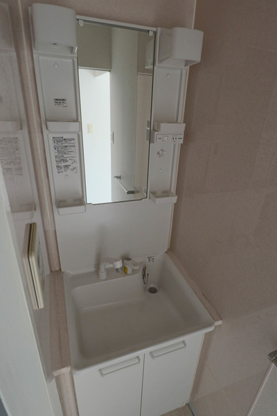 洗面設備　同じ敷地内別のお部屋