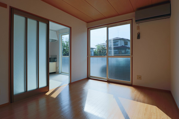 居室・リビング　同じ敷地内別のお部屋