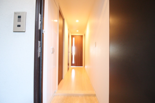 玄関　※別室の参考写真の為、現況優先です。