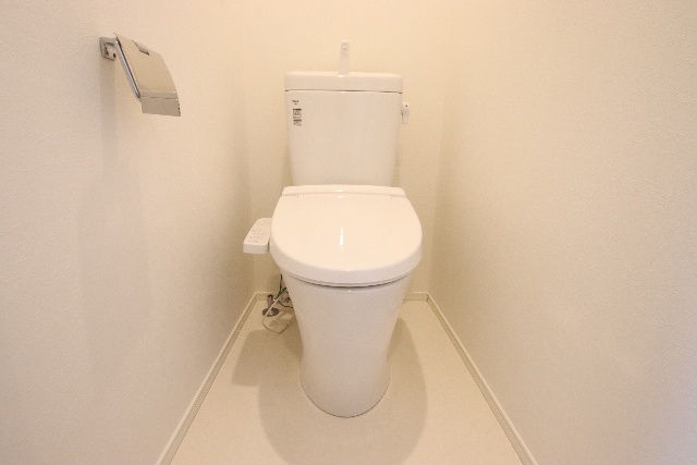 トイレ　※別室の参考写真の為、現況優先です。