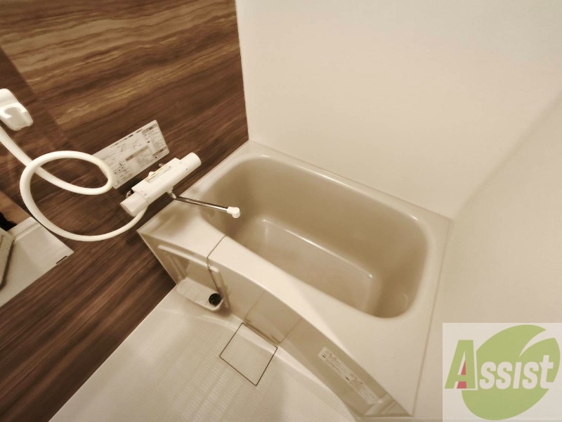 バス・シャワールーム　お風呂になります。一日の疲れを癒してくださいね。