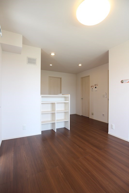 居室・リビング　広々としたリビングです