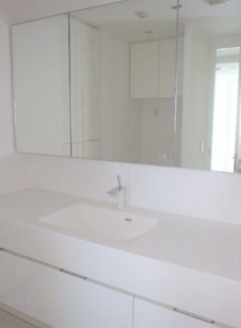 洗面設備　ザ・パークハウス西麻布レジデンス（別部屋参考画像）