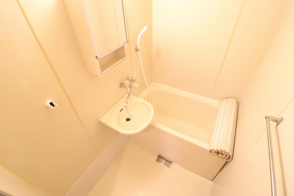 バス・シャワールーム　バスルーム