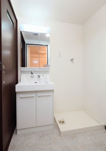 洗面設備　写真はイメージです。色仕様は現況優先となります。