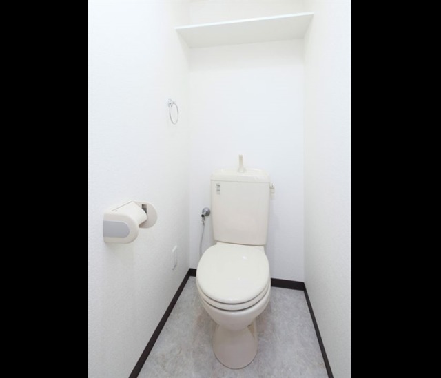 玄関　写真はイメージです。色仕様は現況優先となります。