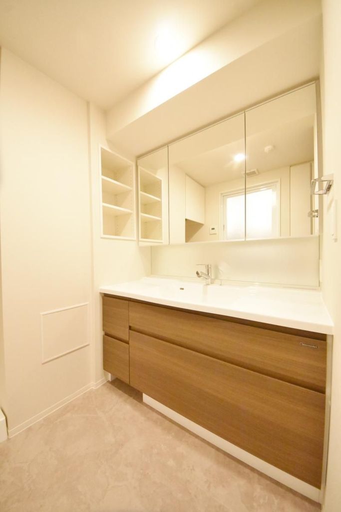 洗面設備　収納