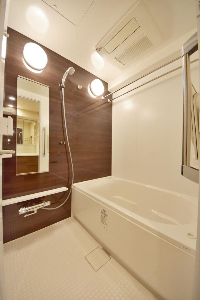 バス・シャワールーム　洗面