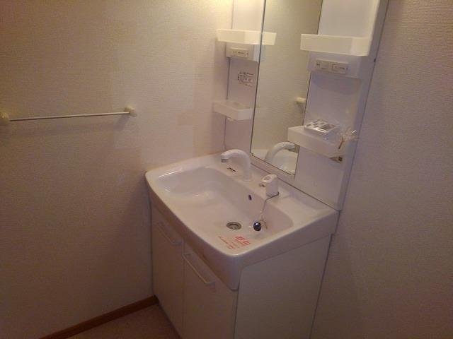 洗面設備　忙しい朝には欠かせない洗面所です