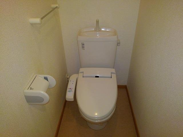 トイレ　ゆったりとした空間のトイレです