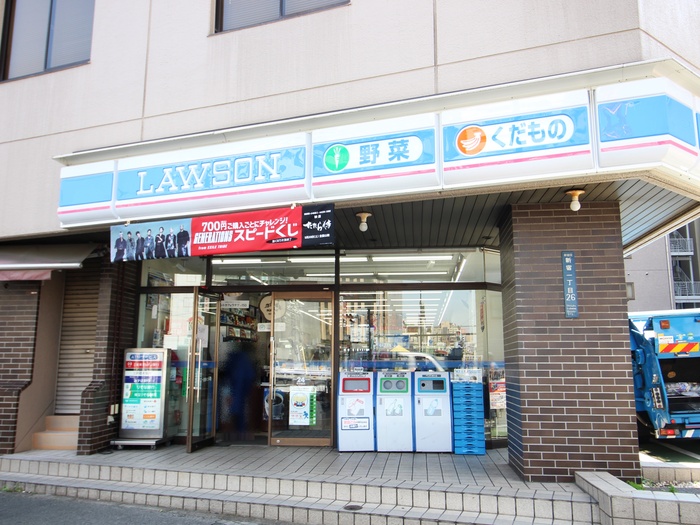 コンビニ　ファミリーマート（コンビニ）まで269m