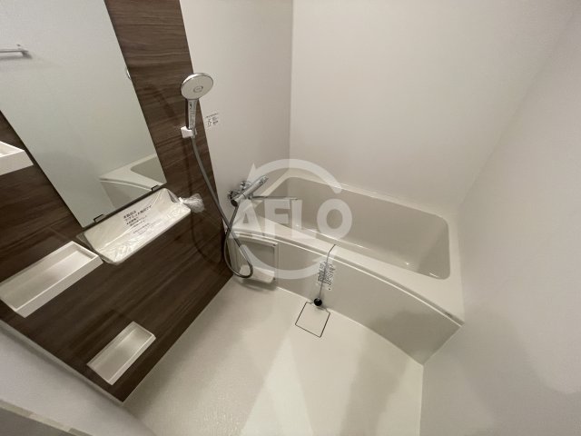 バス・シャワールーム　セレニテ江坂エクラ　浴室