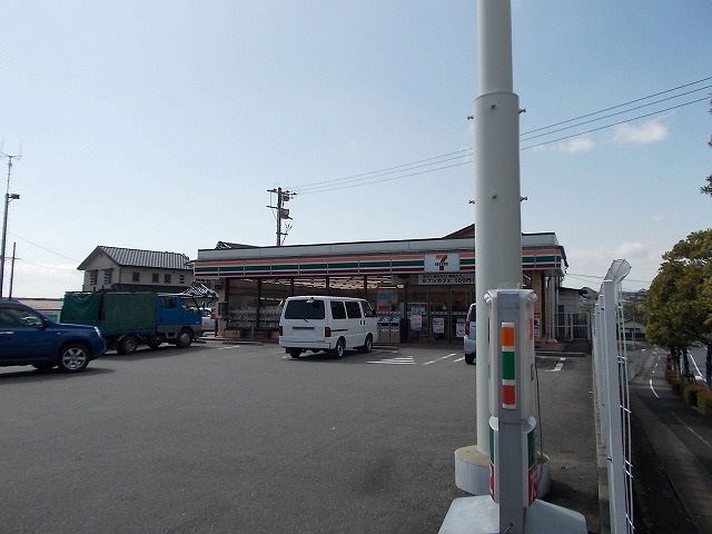 コンビニ　セブンイレブン佐土原久峰店（コンビニ）まで800m