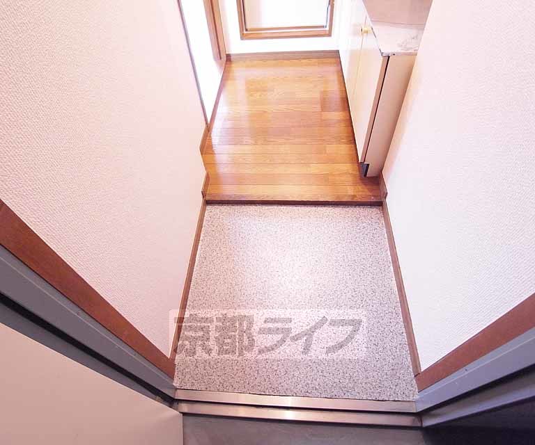 玄関　シンプルな玄関です。
