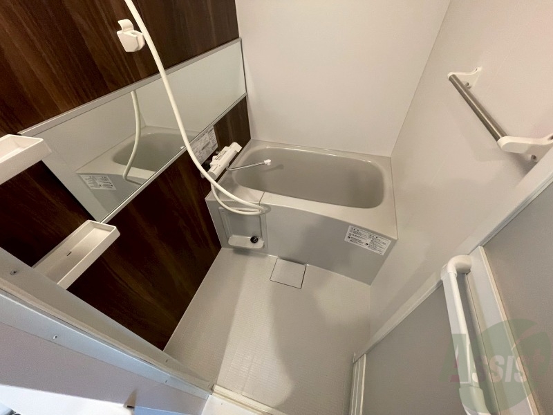 バス・シャワールーム　お風呂になります。一日の疲れを癒してくださいね。