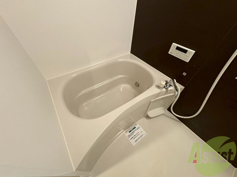 バス・シャワールーム　こちらは浴室になります。追い焚き機能付です。