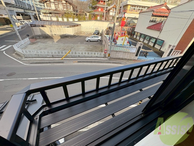 バルコニー　こちらはバルコニーになります。物干しはこちらで。