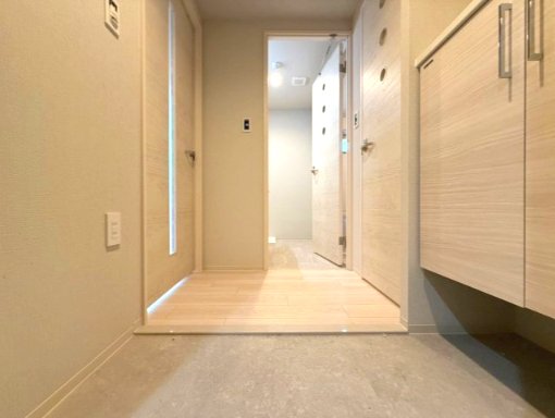 玄関　詳細は、RISUMO江坂本店までお問合せください♪
