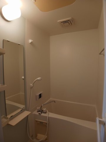 バス・シャワールーム　ゆったり過ごせるお風呂です