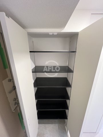 収納　セレニテフラン難波　シューズボックス