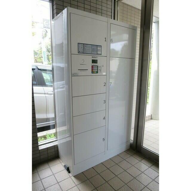 ロビー　宅配ボックス