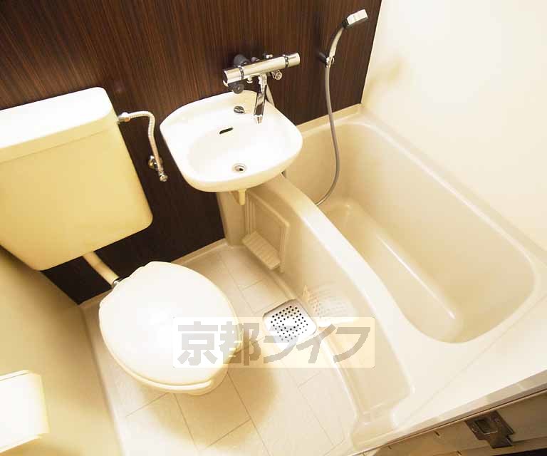 トイレ　お掃除楽々ユニットバス