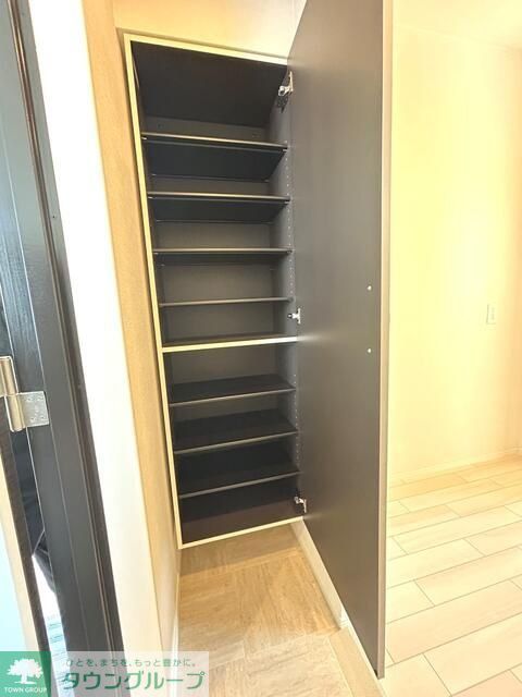 玄関　※３０２号室設備施工例　現況優先