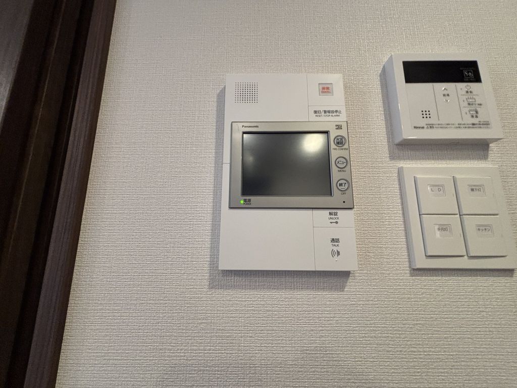 セキュリティ　モニター付きインターホン