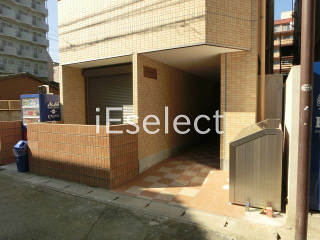 エントランス　建物エントランス。